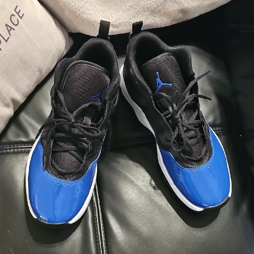 Men's Nike Black and Blue Athletic Shoes